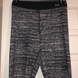 Nike pro leggings like brand new!